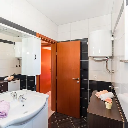 Hudic 2 By Interhome Vir
