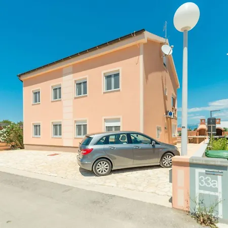 Hudic 2 By Interhome