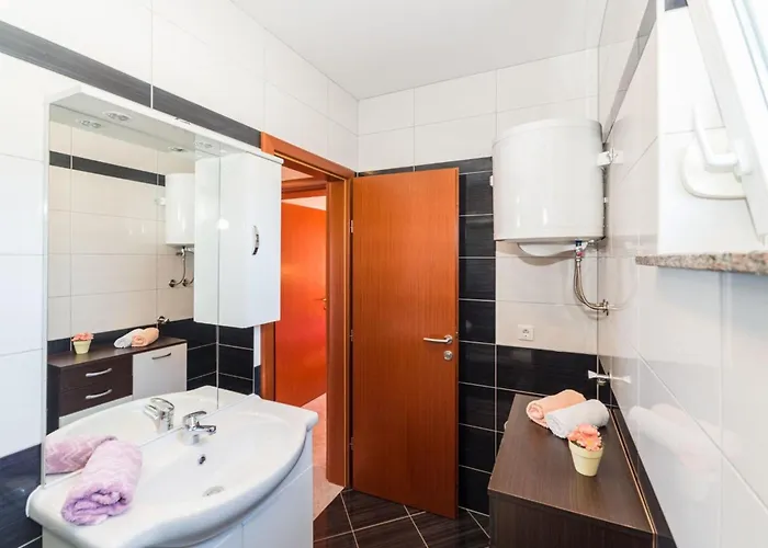 Hudic 2 By Interhome Vir